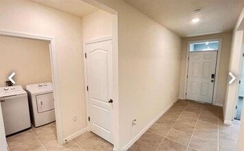 2073 Doe Run Dr in Davenport, FL - Building Photo - Building Photo