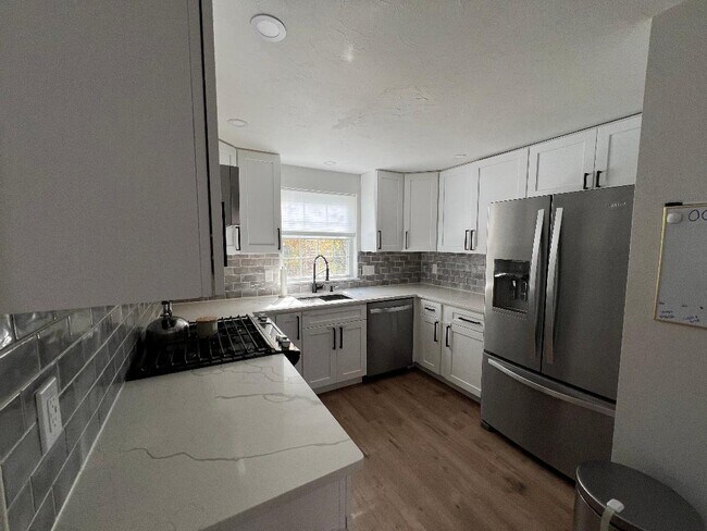 35 Kingman Ave in Mansfield, MA - Building Photo - Building Photo