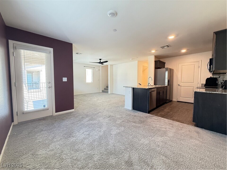 2662 Champagne Gold Ave in North Las Vegas, NV - Building Photo