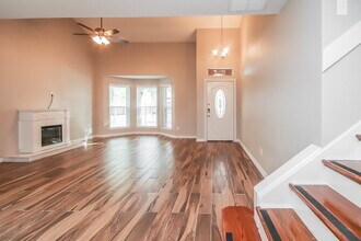 15622 Thornbrook Dr in Houston, TX - Building Photo - Building Photo