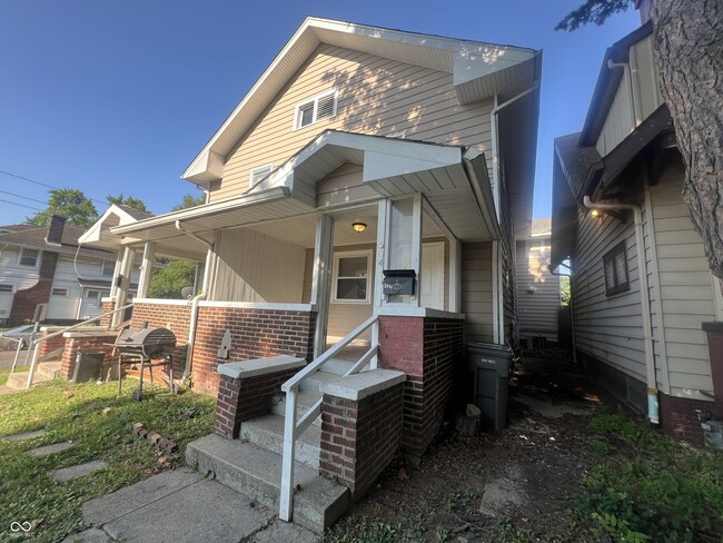 504 Dequincy St in Indianapolis, IN - Building Photo - Building Photo
