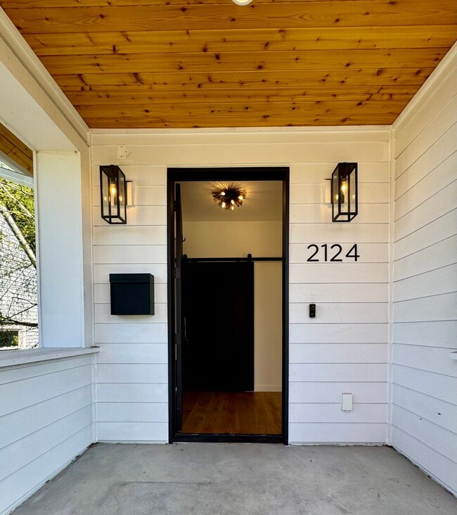 2124 3rd Ave W in Seattle, WA - Building Photo - Building Photo