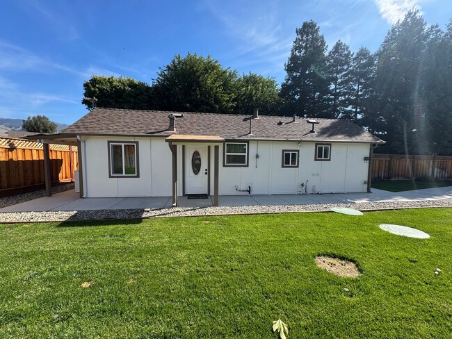 1665 Chris Ln in San Martin, CA - Building Photo - Building Photo