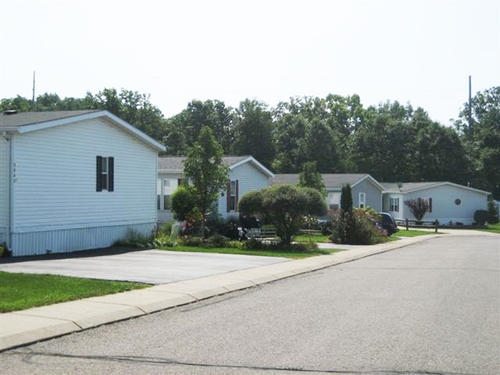 Independence Woods Mobile Home Community in Clarkston, MI - Building Photo