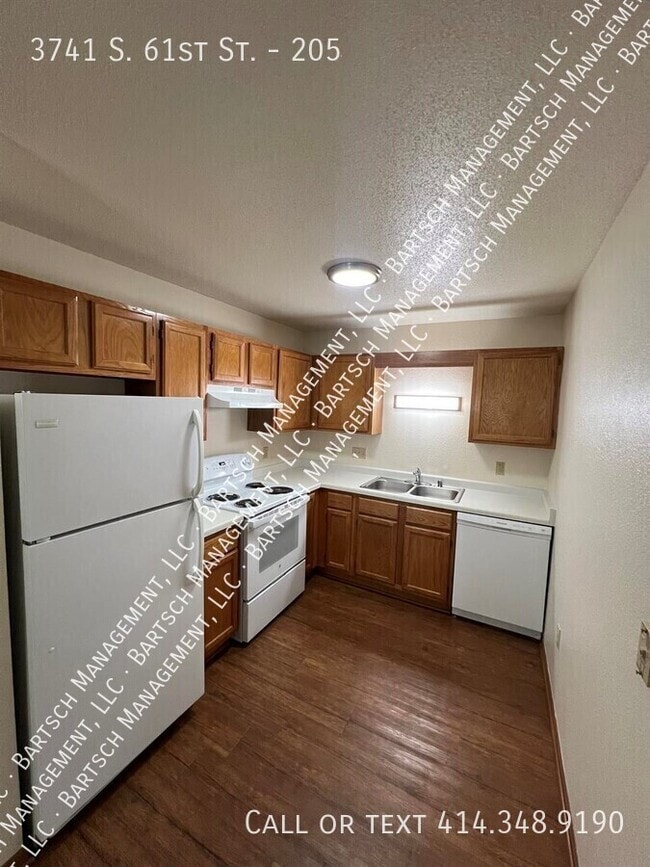 3741 S 61st St in Milwaukee, WI - Building Photo - Building Photo