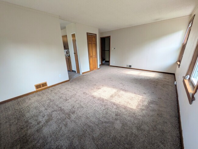 118 Harding Ave, Unit Second Floor in Fox River Grove, IL - Foto de edificio - Building Photo