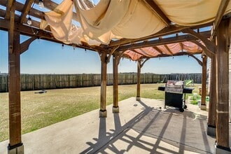 301 Plum Dr in Nevada, TX - Building Photo - Building Photo