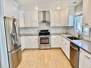 2345 Talbot Cir in Corona, CA - Building Photo - Building Photo