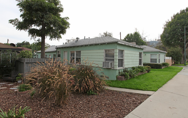 330-334 Sonora Ave in Glendale, CA - Foto de edificio - Building Photo