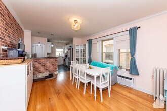 1907 W Winona St, Unit 2 in Chicago, IL - Building Photo - Building Photo