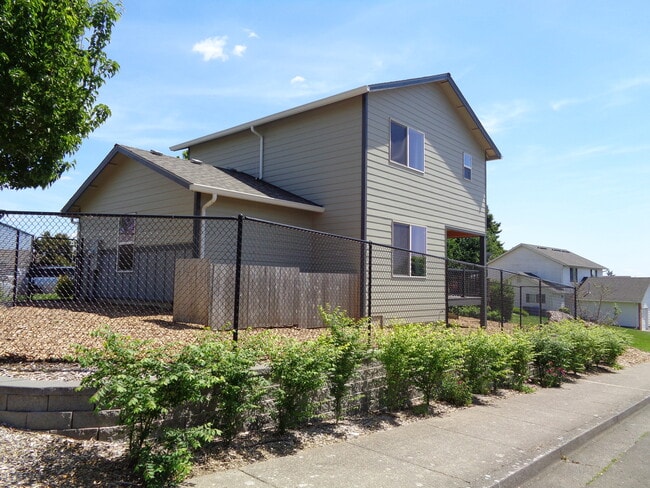 1364 Northern Heights Loop NE in Keizer, OR - Building Photo - Building Photo