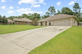 300 Cassady Ln in Crestview, FL - Building Photo - Building Photo