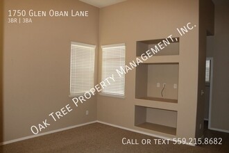 1750 Glen Oban Ln in Clovis, CA - Foto de edificio - Building Photo