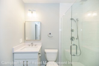 1915 W Irving Park Rd-Unit -Unit 304 in Chicago, IL - Foto de edificio - Building Photo