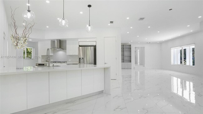 711 Sunset Rd in Coral Gables, FL - Building Photo - Building Photo