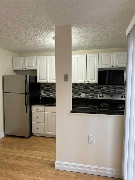 208 Fuller St, Unit 15 in Brookline, MA - Building Photo - Building Photo