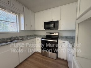 6222 W Poly Webb Rd in Arlington, TX - Building Photo - Building Photo