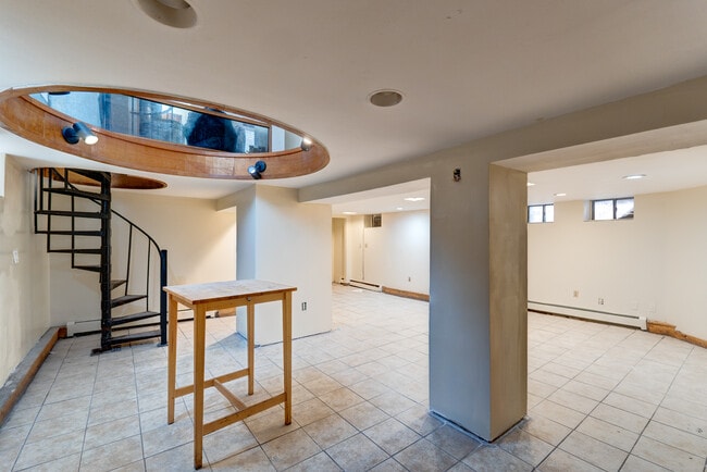 property at 26 Lynwood Pl