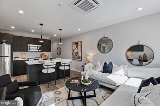 3449 Scotts Ln, Unit B219 in Philadelphia, PA - Foto de edificio - Building Photo