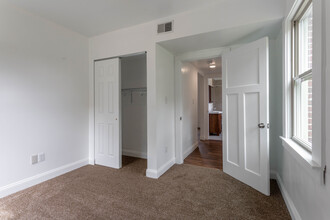 Vine Dale Apartments in Cincinnati, OH - Building Photo - Interior Photo