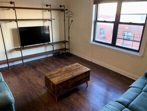 52-25 39th Rd in Queens, NY - Building Photo - Building Photo