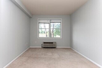 15 Enterprise Ct in Jersey City, NJ - Building Photo - Building Photo