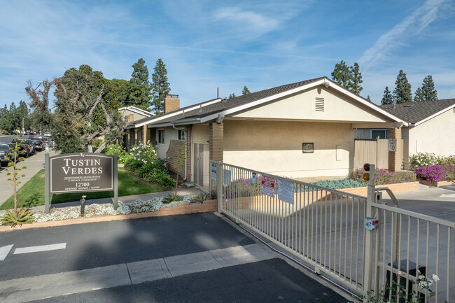 Tustin Verdes Condominiums in Tustin, CA - Building Photo - Building Photo