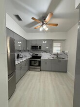 2895 SW 32nd Ct in Miami, FL - Building Photo - Building Photo