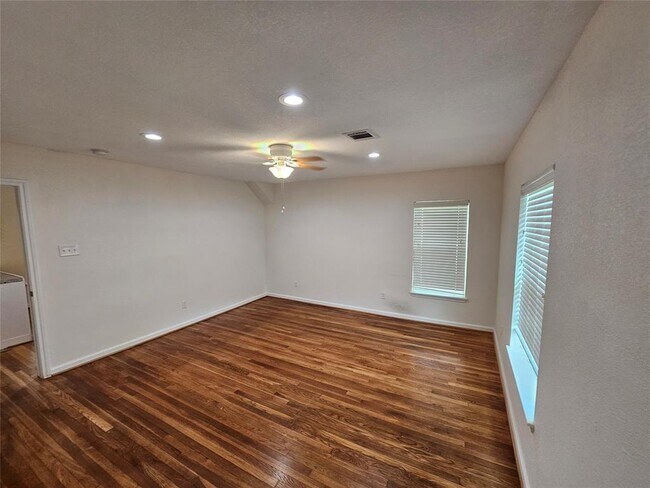 2330 Dorrington St-Unit -B in Houston, TX - Building Photo - Building Photo