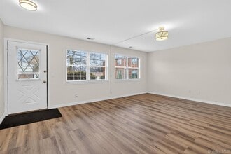 276 Temple Hill Rd in New Windsor, NY - Foto de edificio - Building Photo