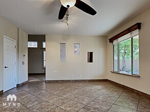 3719 W Fallen Leaf Ln in Glendale, AZ - Foto de edificio - Building Photo