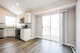2642 W 3950 S in Roy, UT - Foto de edificio - Building Photo