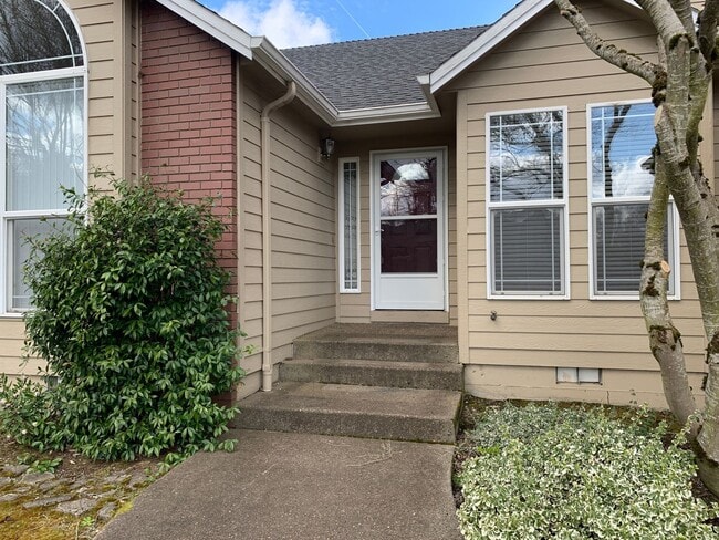property at 2895 Vintage Ave SE