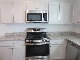 11 Chalet Ct in Anderson, SC - Building Photo