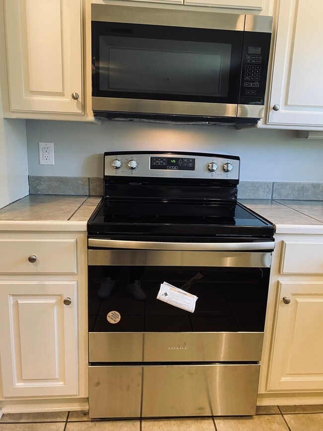 property at 19 Cedaridge Dr