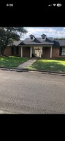 8241 Forest Ridge Dr in Woodway, TX - Building Photo