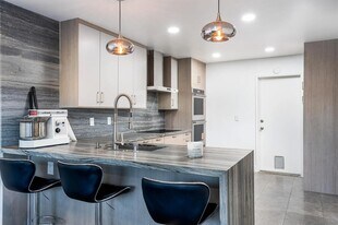 4718 Amberwood Ct in Carlsbad, CA - Building Photo