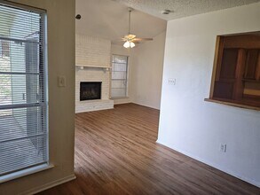 1114 Royal Crest Dr in Killeen, TX - Building Photo - Building Photo