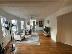 124 Bonner Ave, Unit 2 Apartamentos