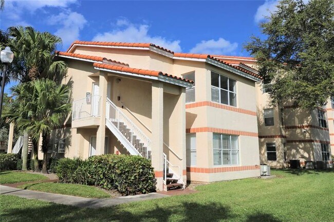 property at 3400 Pinewalk Dr N