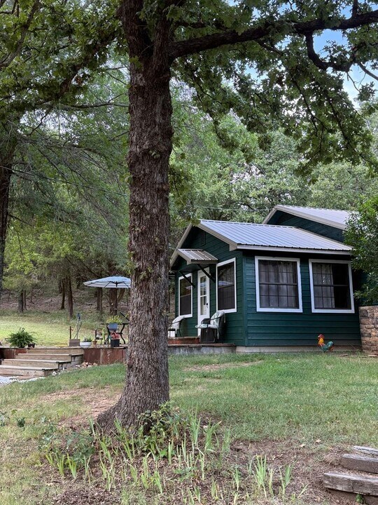 3192 Savage Hwy in Hartshorne, OK - Foto de edificio