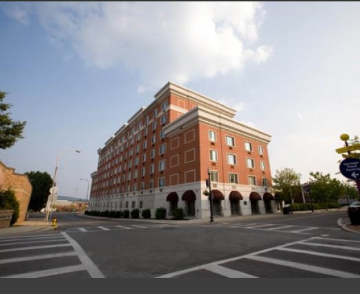 Wolf Court in Altoona, PA - Building Photo