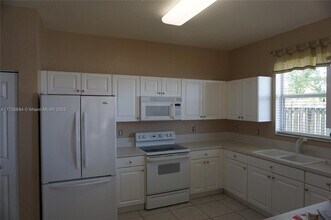 9236 SW 215th Terrace in Cutler Bay, FL - Building Photo - Building Photo