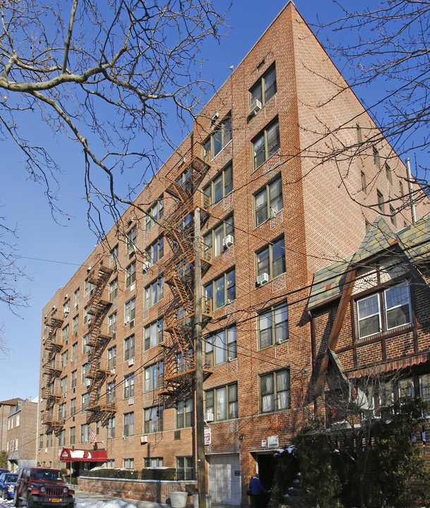 15 Mackay Pl in Brooklyn, NY - Foto de edificio