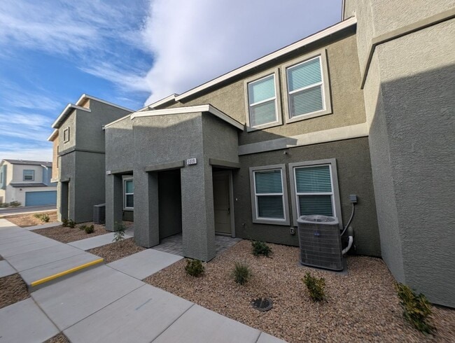 5009 Hunter Mesa Ave in Las Vegas, NV - Building Photo - Building Photo