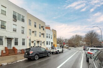 621-623 Union Ave in Brooklyn, NY - Building Photo - Building Photo