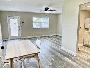 323 Tuscany Ln in Delray Beach, FL - Building Photo - Building Photo