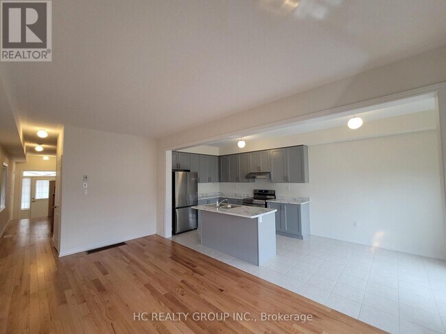 1135 Azalea Ave in Pickering, ON - Building Photo - Building Photo