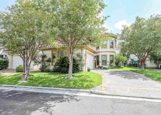 7207 Lake Victoria Rd in Laredo, TX - Building Photo - Building Photo