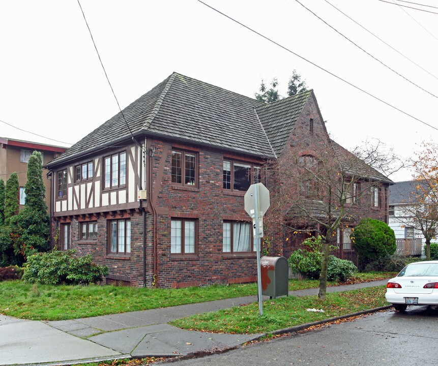 Anhalt Hall Apartments in Seattle, WA - Foto de edificio